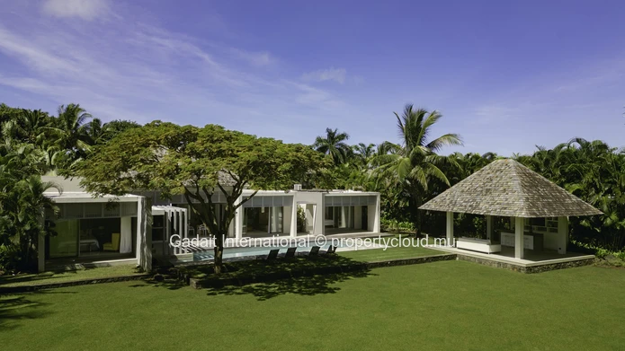 Exclusive property of 2 093 m² with swimming pool - Anahita Golf Resort, Mauritius