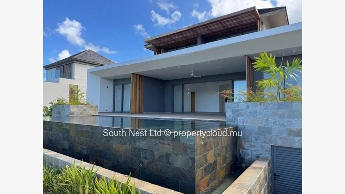Luxury villa with access to a 5-star lifestyle in Valriche