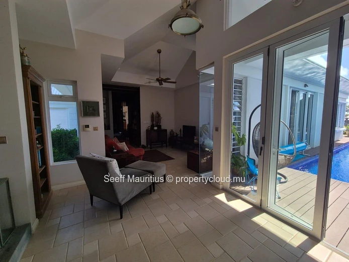 Élégante Demeure Familiale avec Piscine