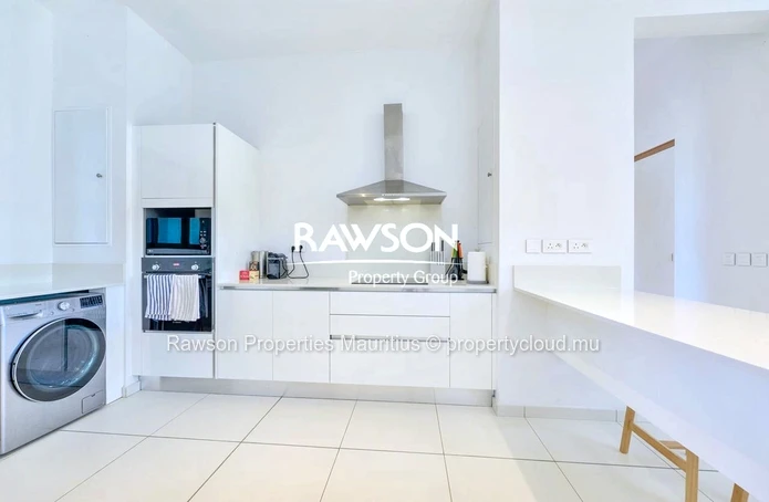 Pas Loin De La Mer, Penthouse A Vendre A Pereybere
