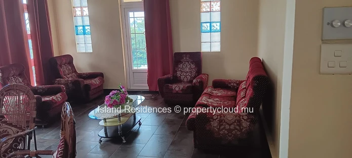 Creve Coeur - 1st Floor 2 bedroom furnished apartment close to Motorway