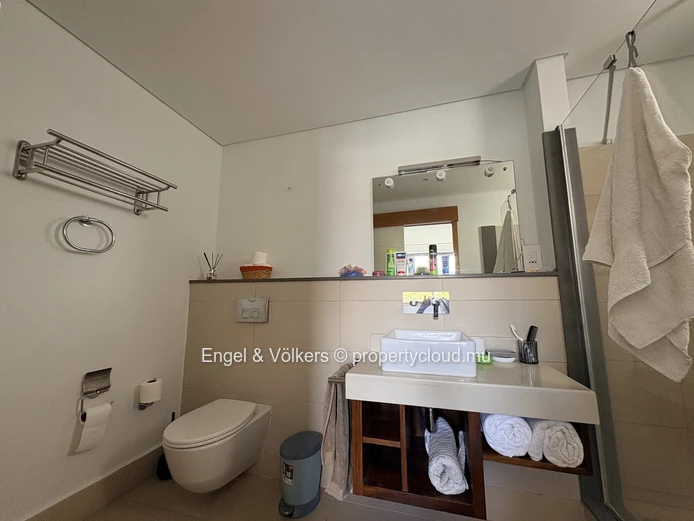 FOR RENT - Elegant Marina Apartment in Black River
