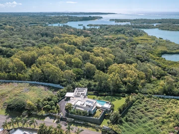 5 Bedroom Villa