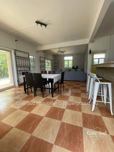 Prestigieux maison de 241 m² avec jardin et terrasse à Mahébourg