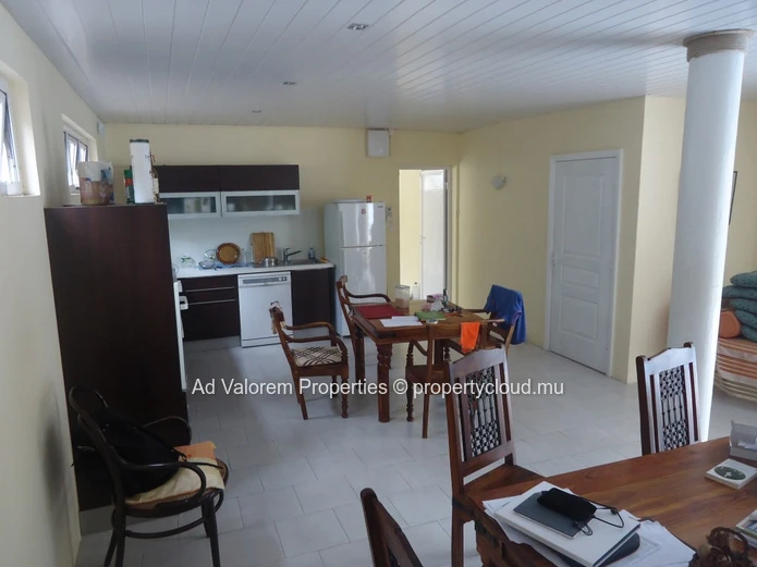 House in La Preneuse 