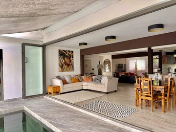 5 Bedroom House