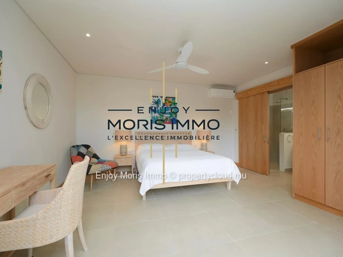 Contemporary villa for sale in Grand Baie – Mauritius – 3 suites + independent studio – Pool – Secured residence