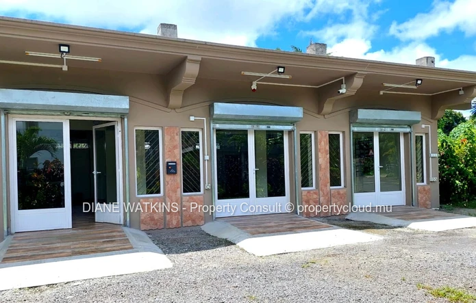 Secure and Accessible Commercial Space for Rent in Floreal