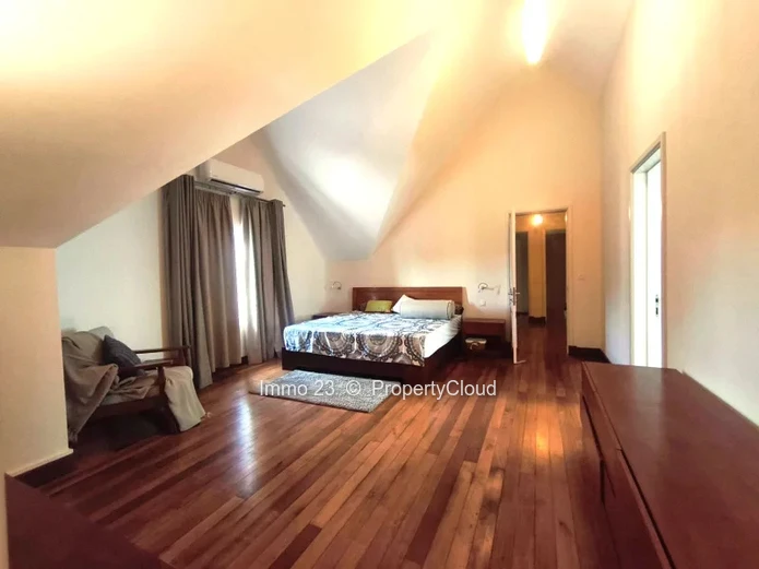 House / Villa - 4 bedrooms - Quatre Bornes