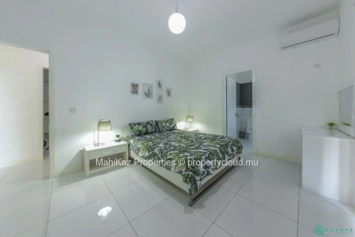 Beachfront 3-Bedroom Apartment for Rent in Flic en Flac, Mauritius – Luxury Coastal Living