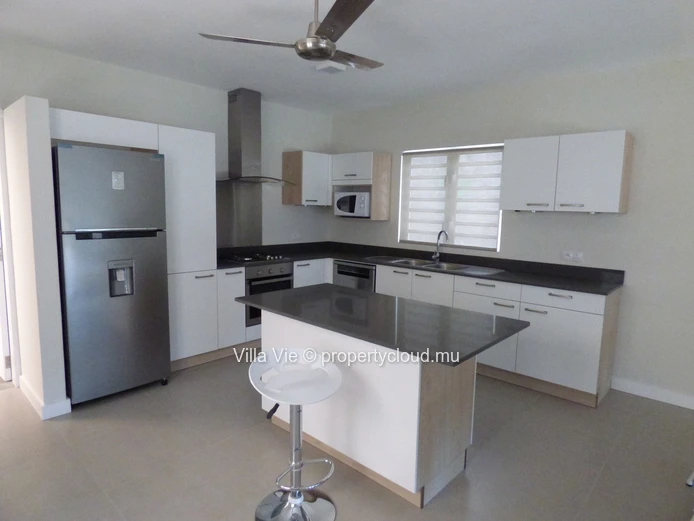 Pointe aux Canonniers - Contemporary 2-bedroom beachfront apartment