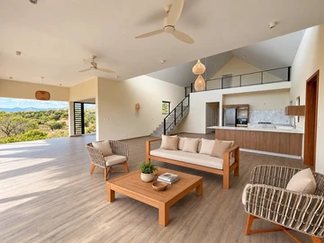 4 Bedroom Villa