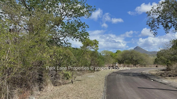 1,696 m² Plot in the Gated Estate Domaine de Palmyre with Stunning Mountain Views