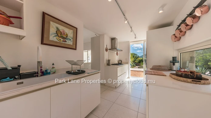 Villa Contemporaine avec Vue Imprenable sur la Montagne