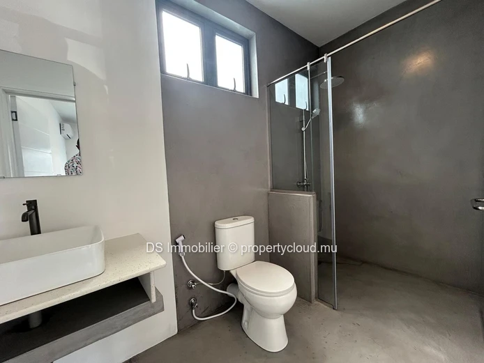 À VENDRE – VILLA SEMI-MEUBLÉE 3 CHAMBRES - FOND DU SAC -NORD- MARCHÉ lOCAL