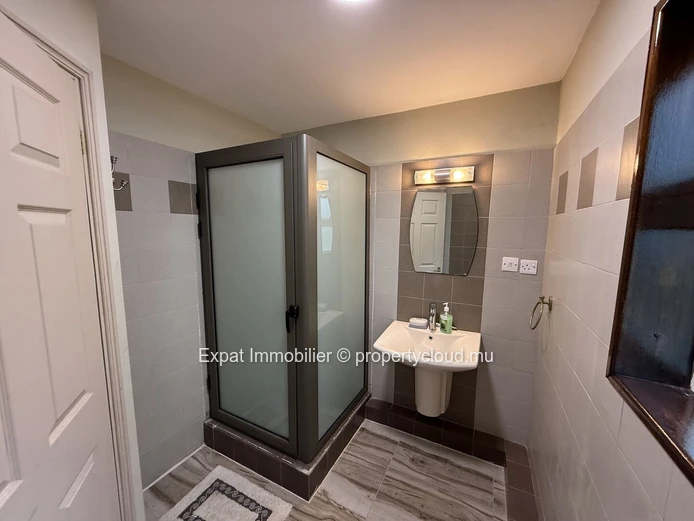 Triplex 3 Chambres En Résidence Sécurisée Avec Piscine – Grand Baie