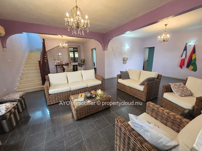 Exclusive-Maison à etage de 4 chambres à Bain Boeuf
