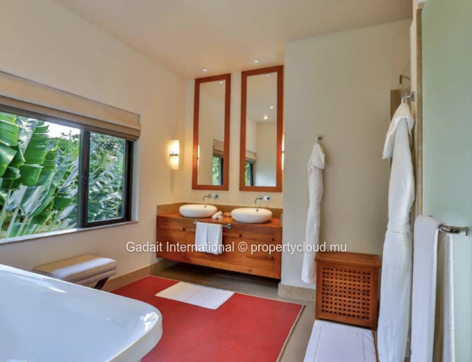 Anahita Mauritius Villa for Rent – 4 Suites, Private Pool & Panoramic Golf & Lagoon Views