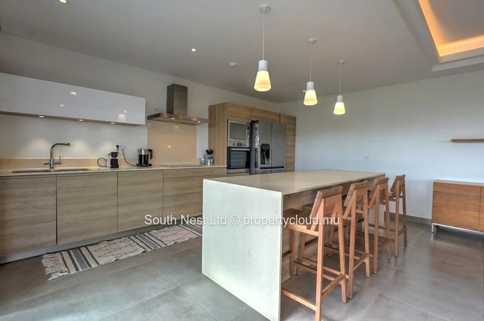 Art de Vivre d'Exception à Mont Choisy – Superbe Penthouse Meublé de 3 Chambres