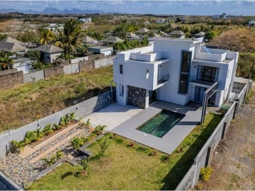 4 Bedroom Villa