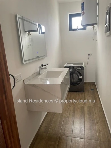 High end new furnished apartment with 3 ensuite bedrooms