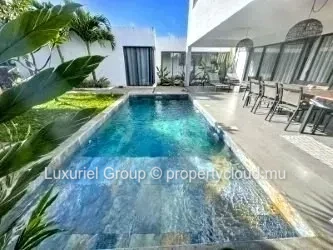 Calodyne Gem – Modern Villa with Pool, Office, and Garden Oasis