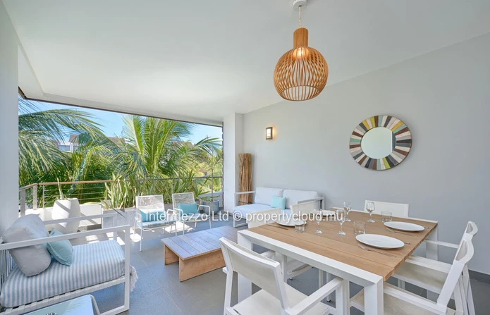 Walk to the Beach: 2-Bed Apartment in Mont Choisy