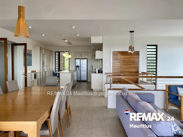 Exclusive Penthouse with Pool and Splendid Views over Tamarin