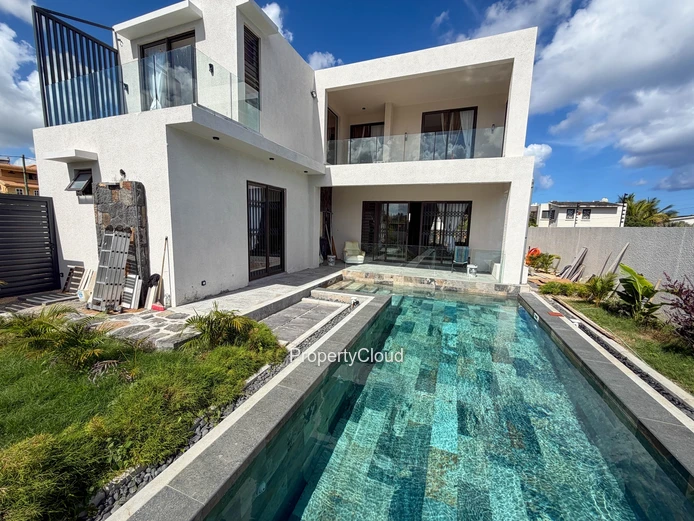 À Louer – Villa De 4 Chambres – Trou Aux Biches