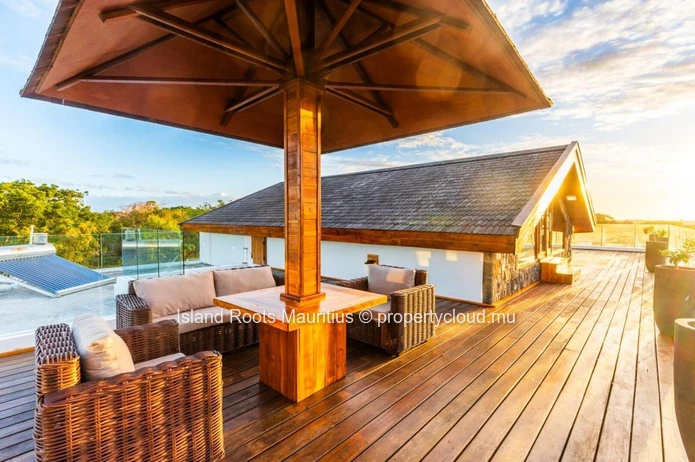 Prestigious villa for rent, ideally located in Péreybère