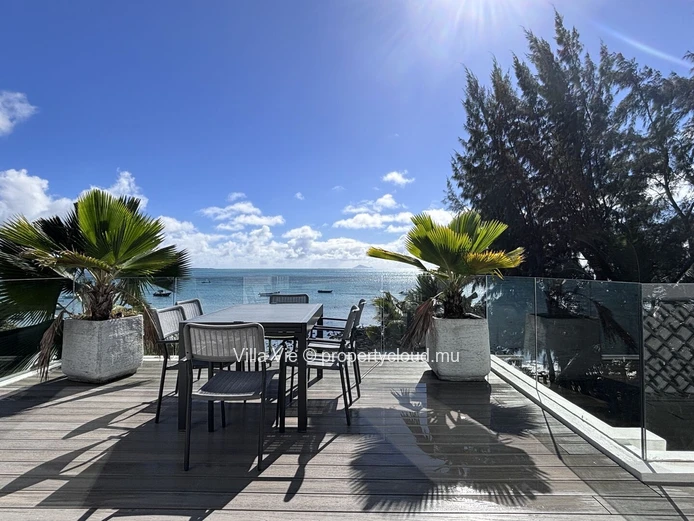 Roches Noires - Penthouse de 3 chambres avec vue sur la mer et piscine commune