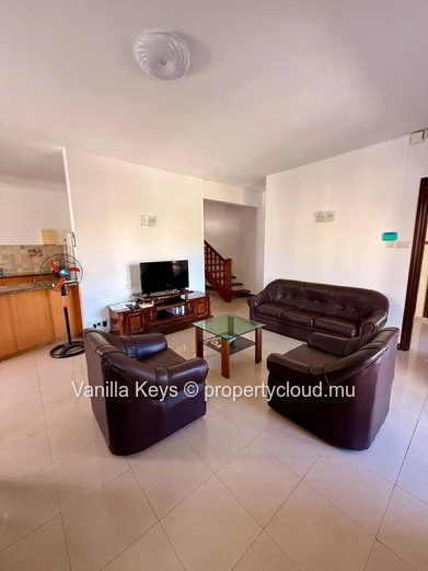 Spacious 4-Bedroom Apartment with Sea Views – Flic en Flac