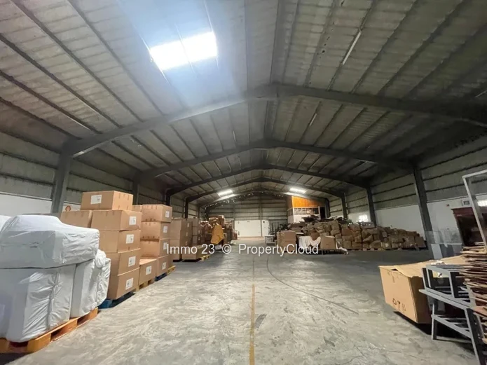 Entrep00f4t - 2000m2 - Riche Terre - Ref. EN87801VE