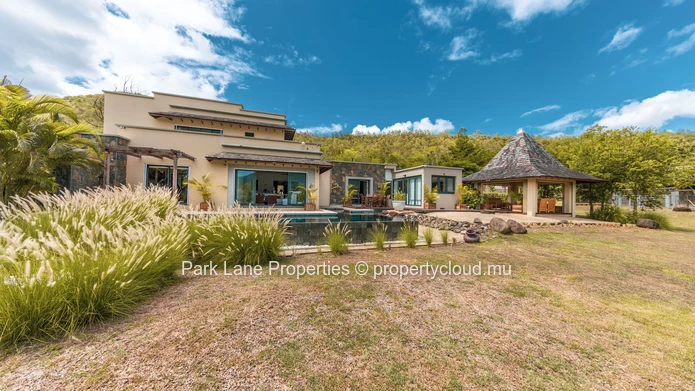 Villa d'exception en toute élégance en IRS
