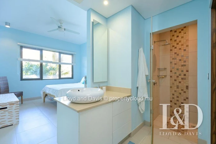 Bel appartement à une minute à pied de la plage