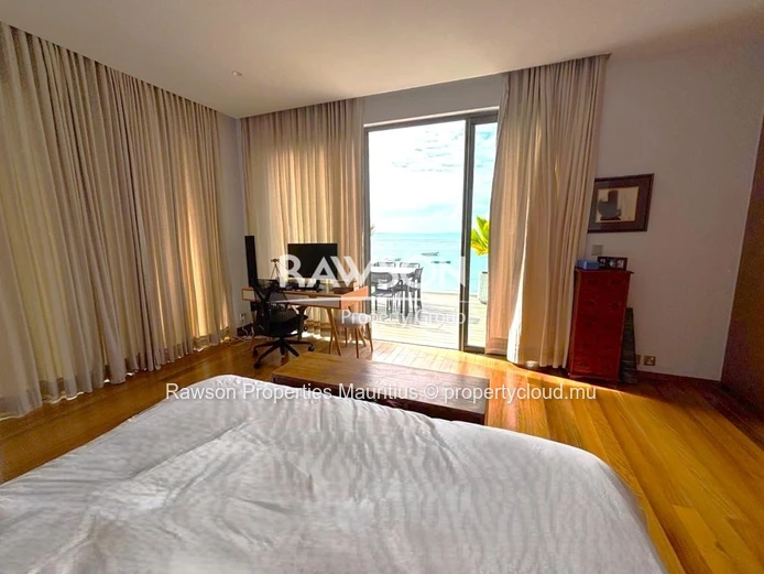 Penthouse Magnifique À Vendre Sur La Plage