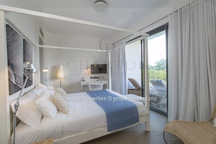 Prestige apartment with sea view on the North-East coast