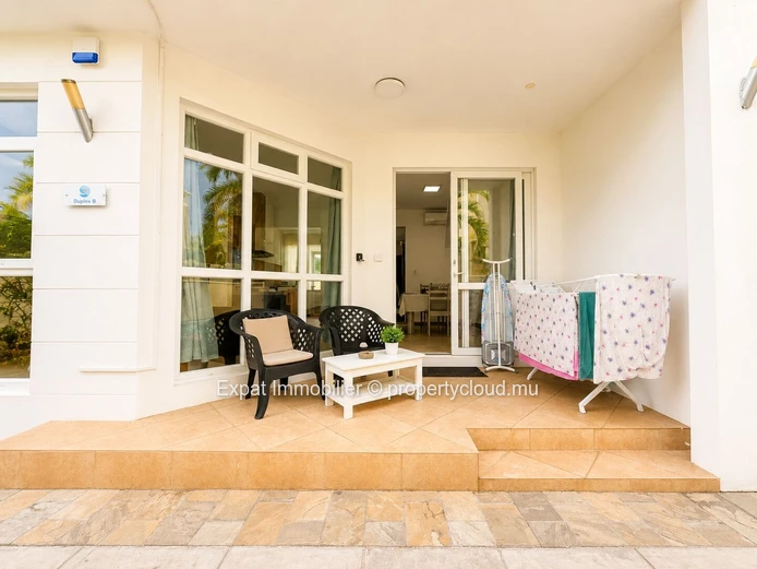 2-Bedroom Ensuite Duplex with Shared Pool – For Rent in Flic-en-Flac