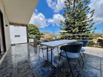 8 Bedroom House