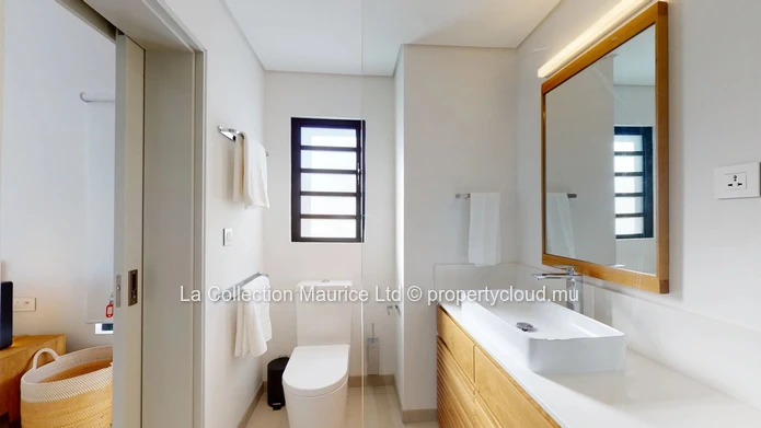 Penthouse I Black River I Mountain View