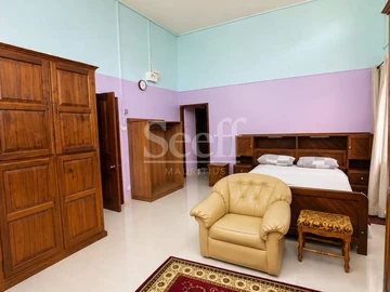 7 Bedroom House