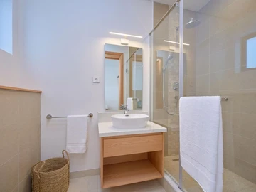 4 Bedroom Apartment