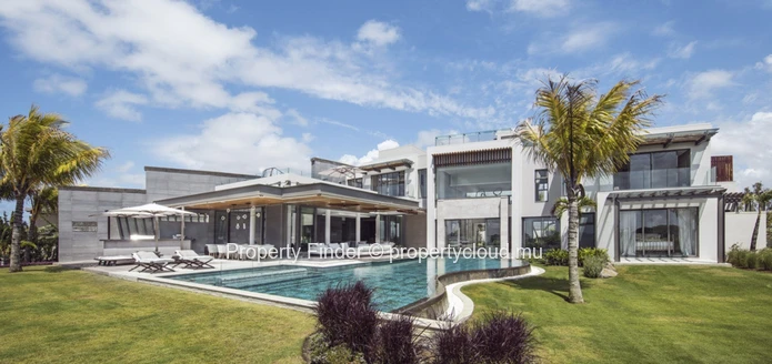 Villa de 5 chambres avec vue sur le lac.