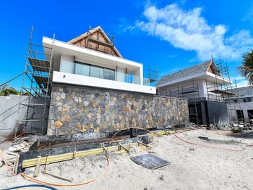 Exclusive beachfront villa for sale in a 5* resort in Poste de Flacq on the east coast of Mauritius