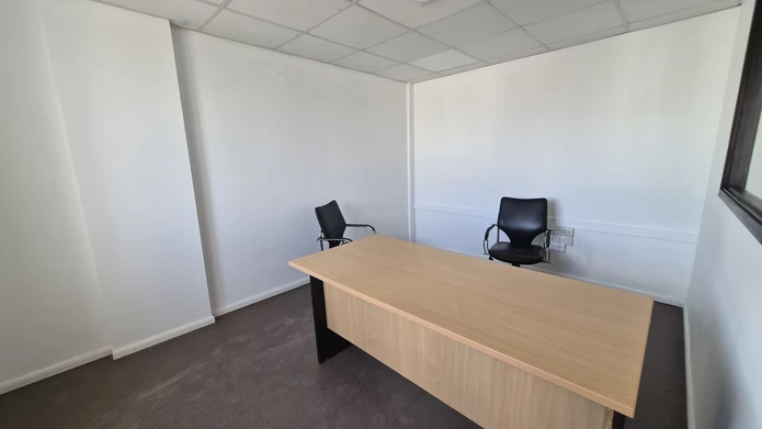 Bureau à louer à Quatre-Bornes -  Emplacement Stratégique
