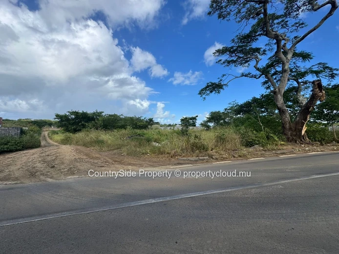 Commercial Land for Sale with Building Permit – La Salette, Grand Baie