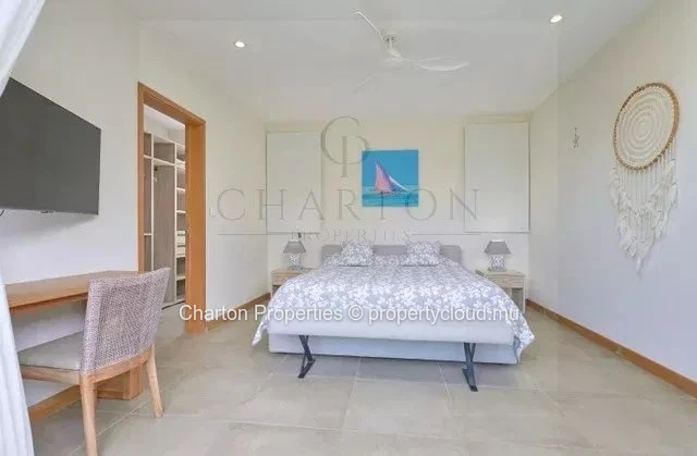 Villa de plain-pied de 4 chambres en suite avec studio indépendant et piscine privée