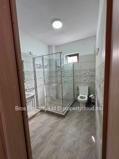 Rs | Modern & Furnished 2 Bedroom Apartment for Sale in Vandermesch, Rose Hill | 80 m2
