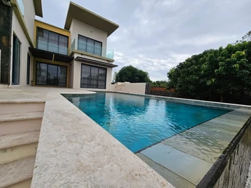 6 Bedroom House