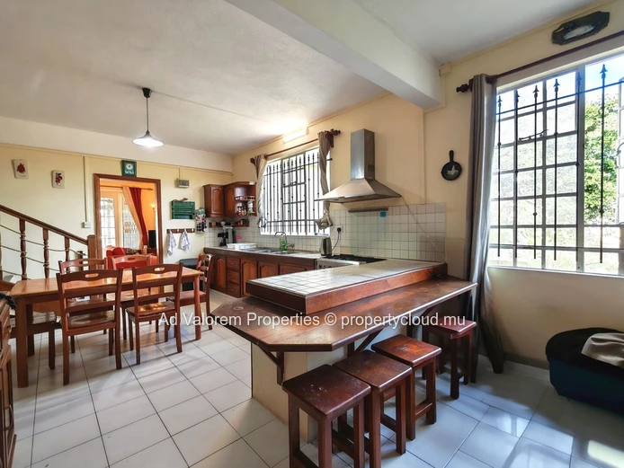 FOR SALE: Spacious 197 m² Duplex with Private Garden in Vacoas!